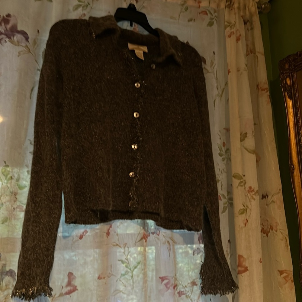 525 America Medium 55%silk 30%nylon, 15%angora button up sweater
